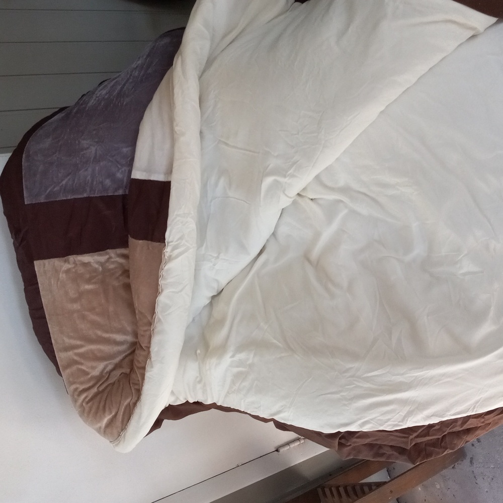 Queen Velvet Comforter Set in Neutral Tones - Picture 4 of 8